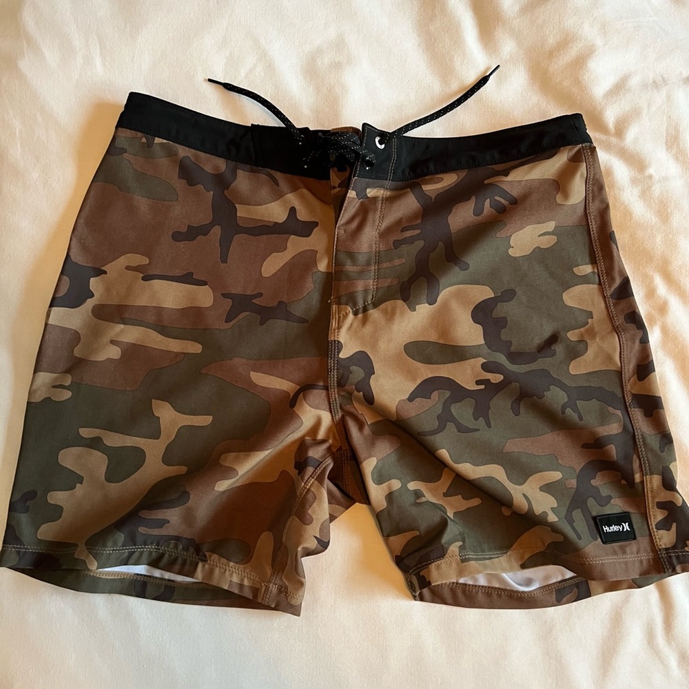 Hurley men’s board shorts